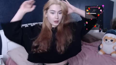 Lola online show from October 16, 2025, 2:56 am