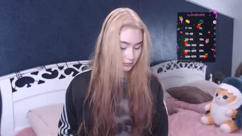 Lola online show from October 18, 2025, 4:15 am