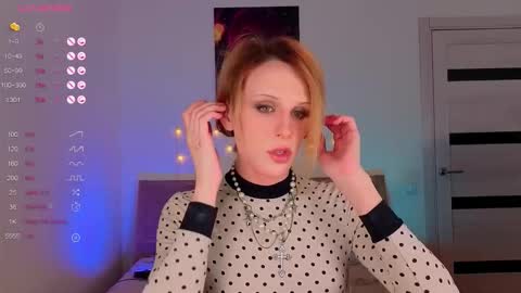 LITTLE FOX online show from February 23, 2026, 2:20 am