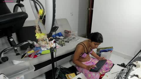 zara online show from January 14, 2025, 7:59 am