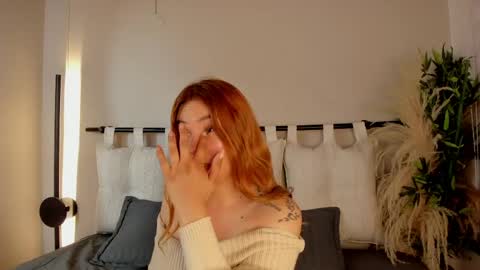 Zoe  online show from May 15, 2026, 12:23 pm