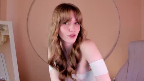 a1ice_vibe online show from May 13, 2026, 8:55 am