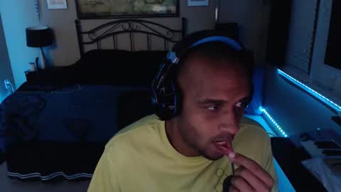 a4orce online show from April 4, 2026, 1:04 am