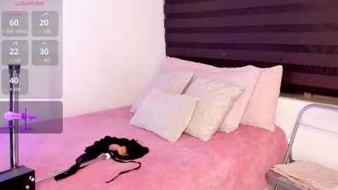 Snapshot of a__vanellopecute chatting on February 14, 2025, 9:34 am Alexandra online show from February 14, 2025, 9:34 am