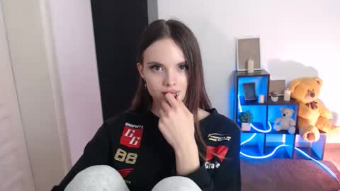 a_ariella_ online show from October 27, 2025, 1:26 pm