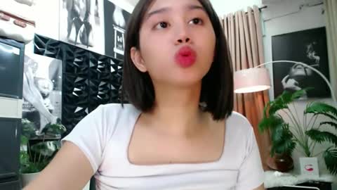 Lovely Yana  online show from December 19, 2025, 8:54 am