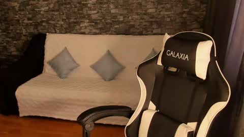 Amy online show from February 19, 2025, 10:56 am