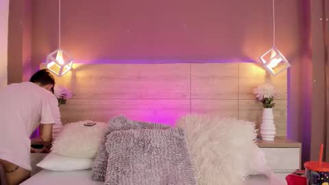 Luni  online show from November 15, 2025, 2:24 pm