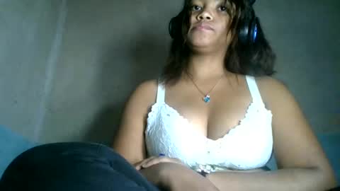 Snapshot of aariciah chatting on June 19, 2026, 7:23 am aariciah online show from June 19, 2026, 7:23 am