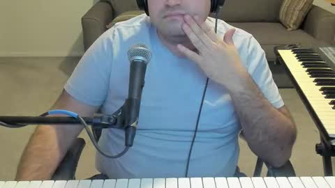 Snapshot of aaroleplayer chatting on February 7, 2026, 12:25 am Aaron online show from February 7, 2026, 12:25 am