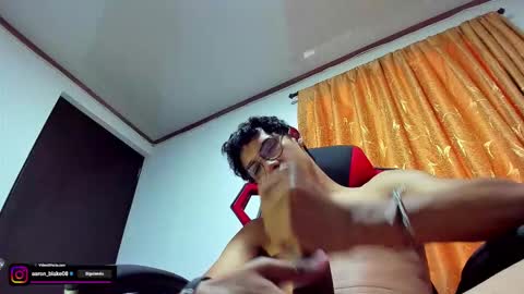 Snapshot of aaron_blake08 chatting on March 4, 2026, 6:03 pm Aaron Blake08 online show from March 4, 2026, 6:03 pm