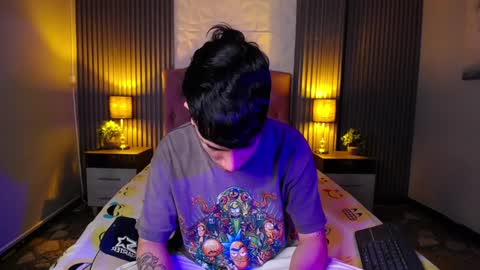 Snapshot of aaron_blink1 chatting on December 11, 2024, 6:20 pm Aaron online show from December 11, 2024, 6:20 pm
