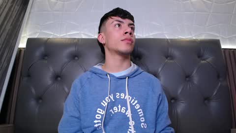 Snapshot of aaron_blink1 chatting on December 13, 2024, 6:05 pm Aaron online show from December 13, 2024, 6:05 pm