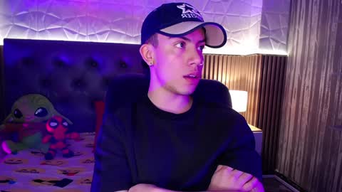 Snapshot of aaron_blink1 chatting on December 23, 2024, 6:16 pm Aaron online show from December 23, 2024, 6:16 pm