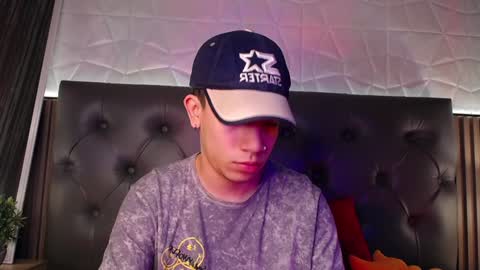 Snapshot of aaron_blink1 chatting on December 27, 2024, 5:16 pm Aaron online show from December 27, 2024, 5:16 pm