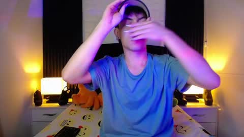 Snapshot of aaron_blink1 chatting on January 3, 2025, 1:25 pm Aaron online show from January 3, 2025, 1:25 pm