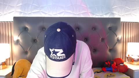 Snapshot of aaron_blink1 chatting on January 7, 2025, 9:14 pm Aaron online show from January 7, 2025, 9:14 pm