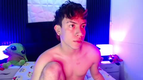Snapshot of aaron_blink1 chatting on January 8, 2025, 3:39 pm Aaron online show from January 8, 2025, 3:39 pm