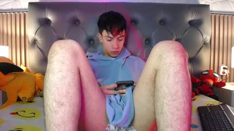 Snapshot of aaron_blink1 chatting on January 9, 2025, 3:44 pm Aaron online show from January 9, 2025, 3:44 pm