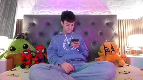 Snapshot of aaron_blink1 chatting on January 22, 2025, 1:42 pm Aaron online show from January 22, 2025, 1:42 pm