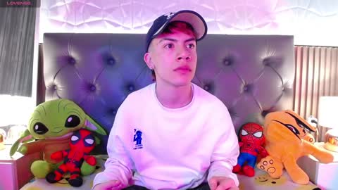 Snapshot of aaron_blink1 chatting on January 27, 2025, 1:19 pm Aaron online show from January 27, 2025, 1:19 pm