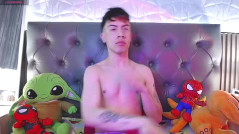 Snapshot of aaron_blink1 chatting on January 27, 2025, 4:22 pm Aaron online show from January 27, 2025, 4:22 pm