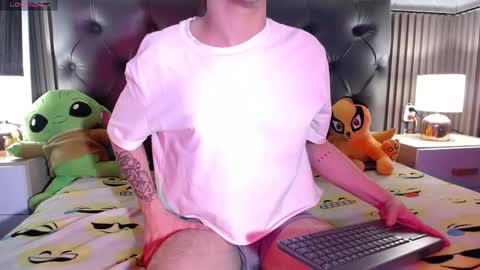 Snapshot of aaron_blink1 chatting on February 10, 2025, 6:56 pm Aaron online show from February 10, 2025, 6:56 pm