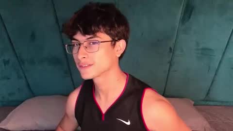 Aaron Ezequiel online show from February 4, 2026, 9:20 pm