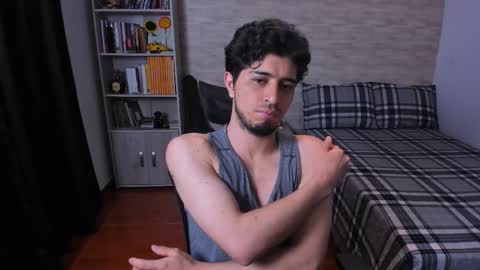 Aaron online show from December 16, 2025, 11:43 pm