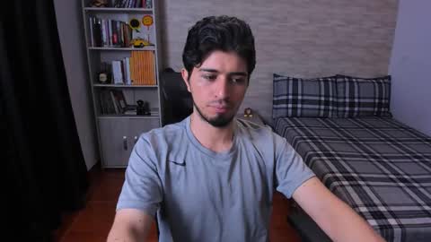 Aaron online show from December 18, 2025, 11:11 pm