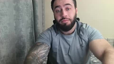 Snapshot of aaron_royal chatting on May 10, 2026, 4:34 pm Davin tayl online show from May 10, 2026, 4:34 pm