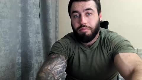 Snapshot of aaron_royal chatting on May 20, 2026, 5:41 pm Davin tayl online show from May 20, 2026, 5:41 pm