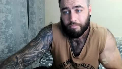 Snapshot of aaron_royal chatting on June 16, 2026, 7:05 pm Davin tayl online show from June 16, 2026, 7:05 pm