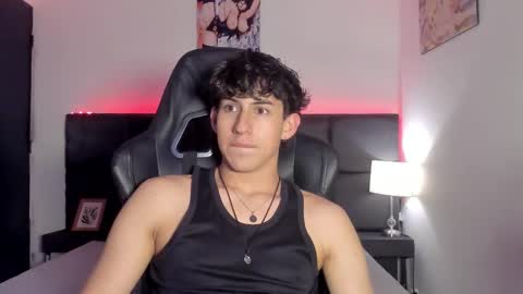 Snapshot of aaron_spencer13 chatting on October 9, 2025, 7:34 pm Aron online show from October 9, 2025, 7:34 pm