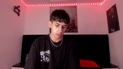 Aron online show from November 26, 2025, 6:42 pm