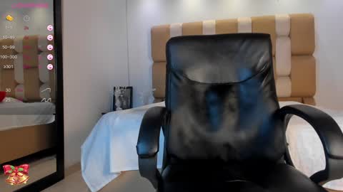 Aaron online show from December 11, 2024, 12:44 am