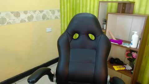 im NiallDun online show from December 6, 2024, 9:43 am