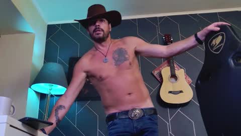 Aaron online show from February 20, 2026, 6:41 pm