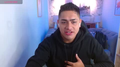 Snapshot of aaronn_12 chatting on September 22, 2025, 12:07 pm Aaron online show from September 22, 2025, 12:07 pm