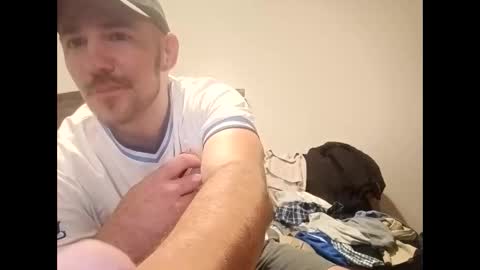aaronshere888888 online show from April 25, 2026, 4:59 am