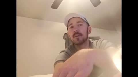 aaronshere888888 online show from May 7, 2026, 4:51 am