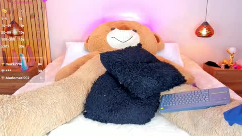 Abbie Edmond  online show from March 10, 2025, 3:45 am