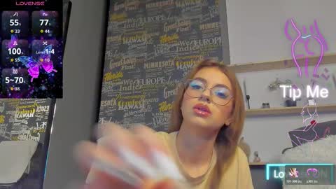 abbieraye online show from October 17, 2025, 5:26 pm