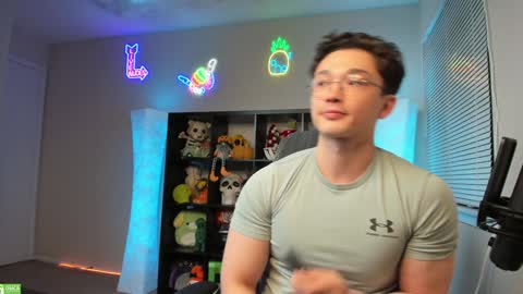 Snapshot of abbuddy920236 chatting on December 6, 2024, 5:20 am buddy online show from December 6, 2024, 5:20 am