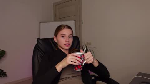 ABBY LAKER online show from December 4, 2024, 9:02 pm