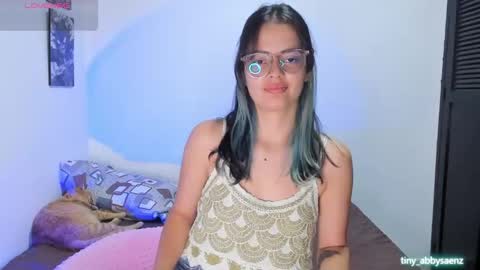 Snapshot of abby_saenz01 chatting on September 29, 2025, 6:46 pm Abby Saenz online show from September 29, 2025, 6:46 pm