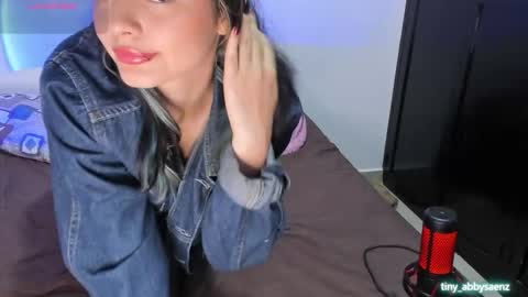 Snapshot of abby_saenz01 chatting on October 8, 2025, 6:38 pm Abby Saenz online show from October 8, 2025, 6:38 pm