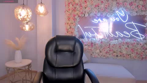 Abby Dalton  online show from October 7, 2025, 11:18 am