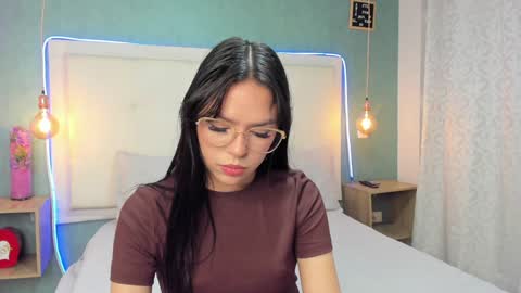 Abby Dixon  online show from February 4, 2025, 12:08 am