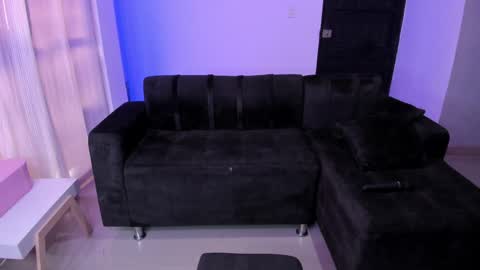 Abby Dixon  online show from April 18, 2026, 7:07 pm